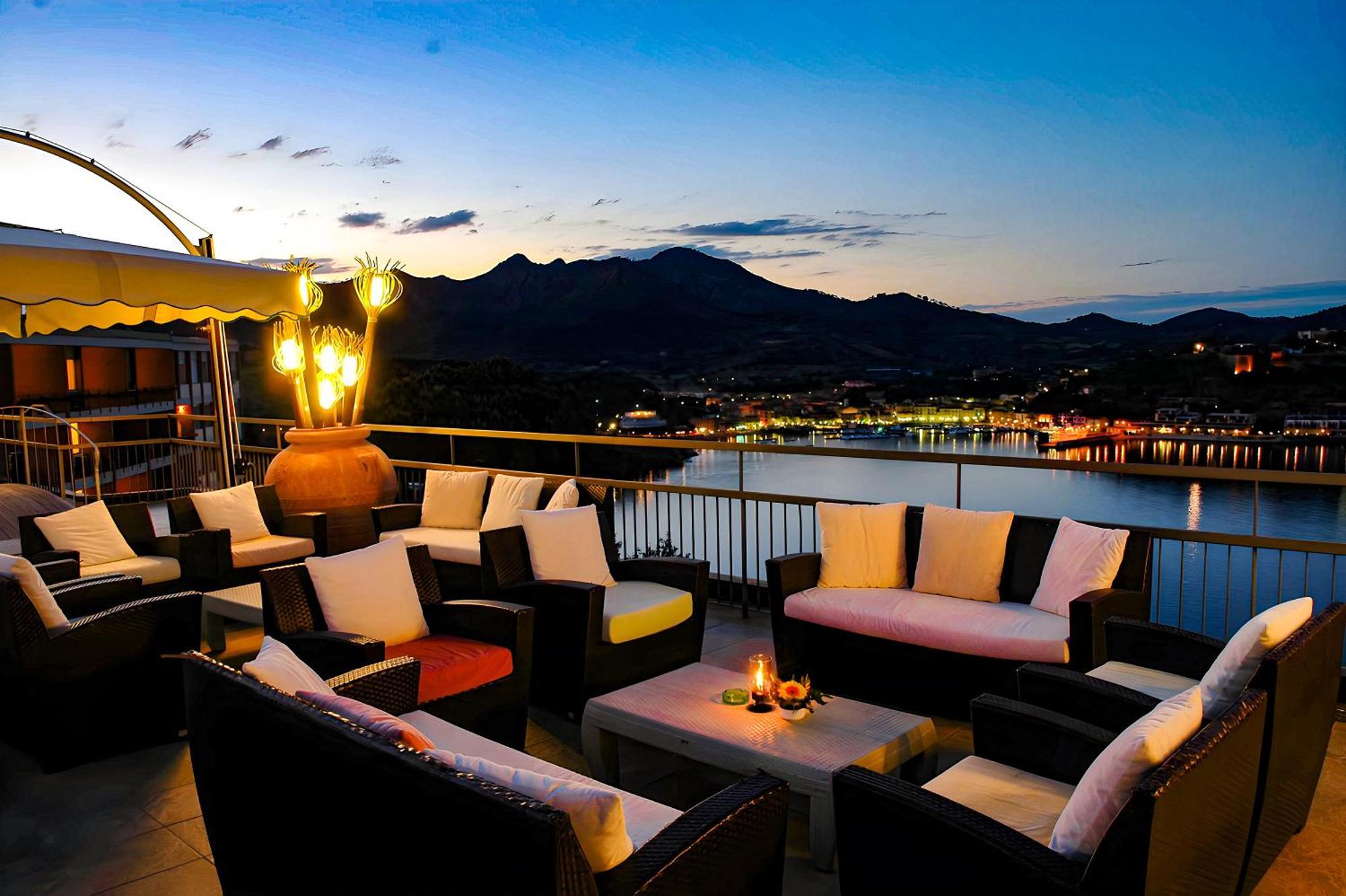 Hotiday Room Collection - Porto Azzurro Capoliveri  Exterior photo